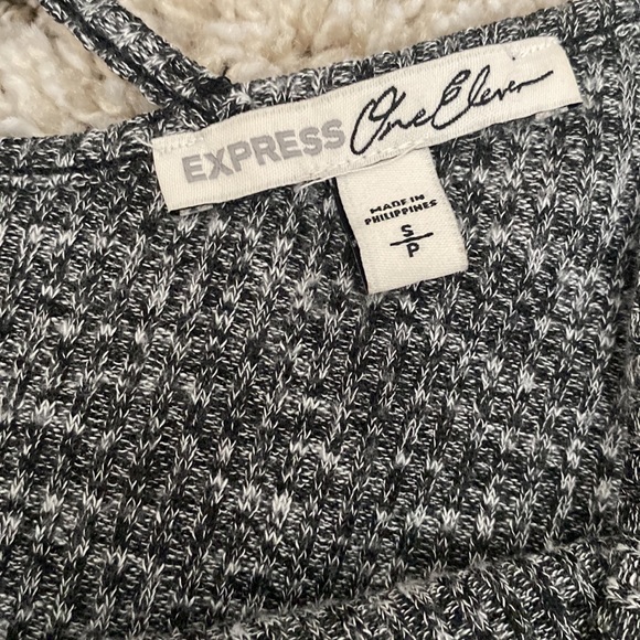 EXPRESS long sleeve strappy ribbed crop top gray - Picture 4 of 6